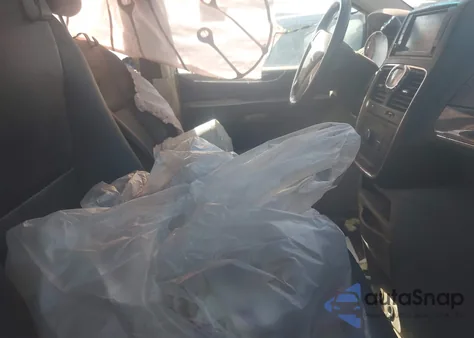 2012 Chrysler Town & Country Touring from USA, damaged, VIN 2C4RC1BG1CR386341